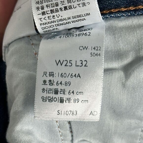Levi’s Premium Quality Clothing 501’s Original Fit Jeans in Blue - Picture 4 of 8